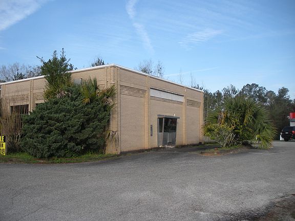 3rd image of 1567 Highway 90