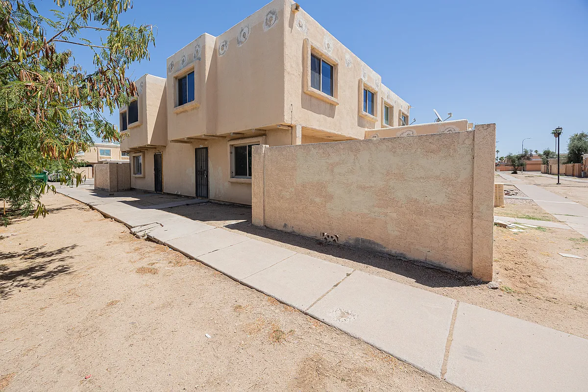 Building Photo - 4403 E Riverside St