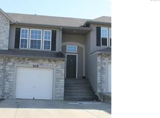 1221 N Mart Way Dr #105, Olathe, KS 66061