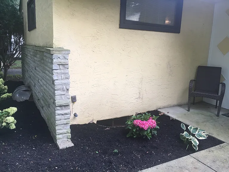 981 Hartford St — Photo 18