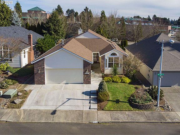 2nd image of 3111 SE 161st Ave