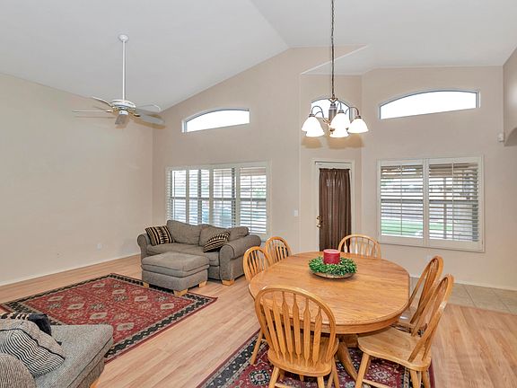 5th image of 457 W Mendoza Cir