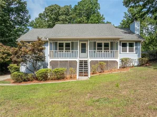 395 Walnut Dr, Woodstock, GA 30189