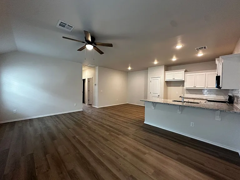 3715 Franks Way — Photo 5