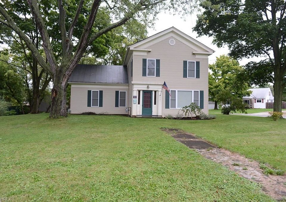 1st image of 321 Medina St