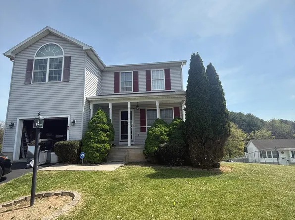 195 Burdette Dr, Martinsburg, WV 25404