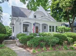 302 N Bothwell St, Palatine, IL 60067