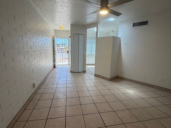 3rd image of 2342 E Parkside Dr