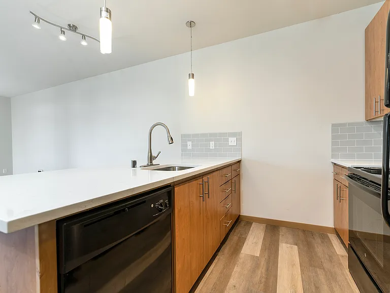 1 Bed 1 Bath Standard - 805 Sq Ft 1 Bed 1 Bath Standard - 805 Sq Ft