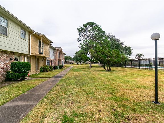 2nd image of 12967 Clarewood Dr