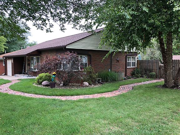 3rd image of 1136 E Detroit Ave