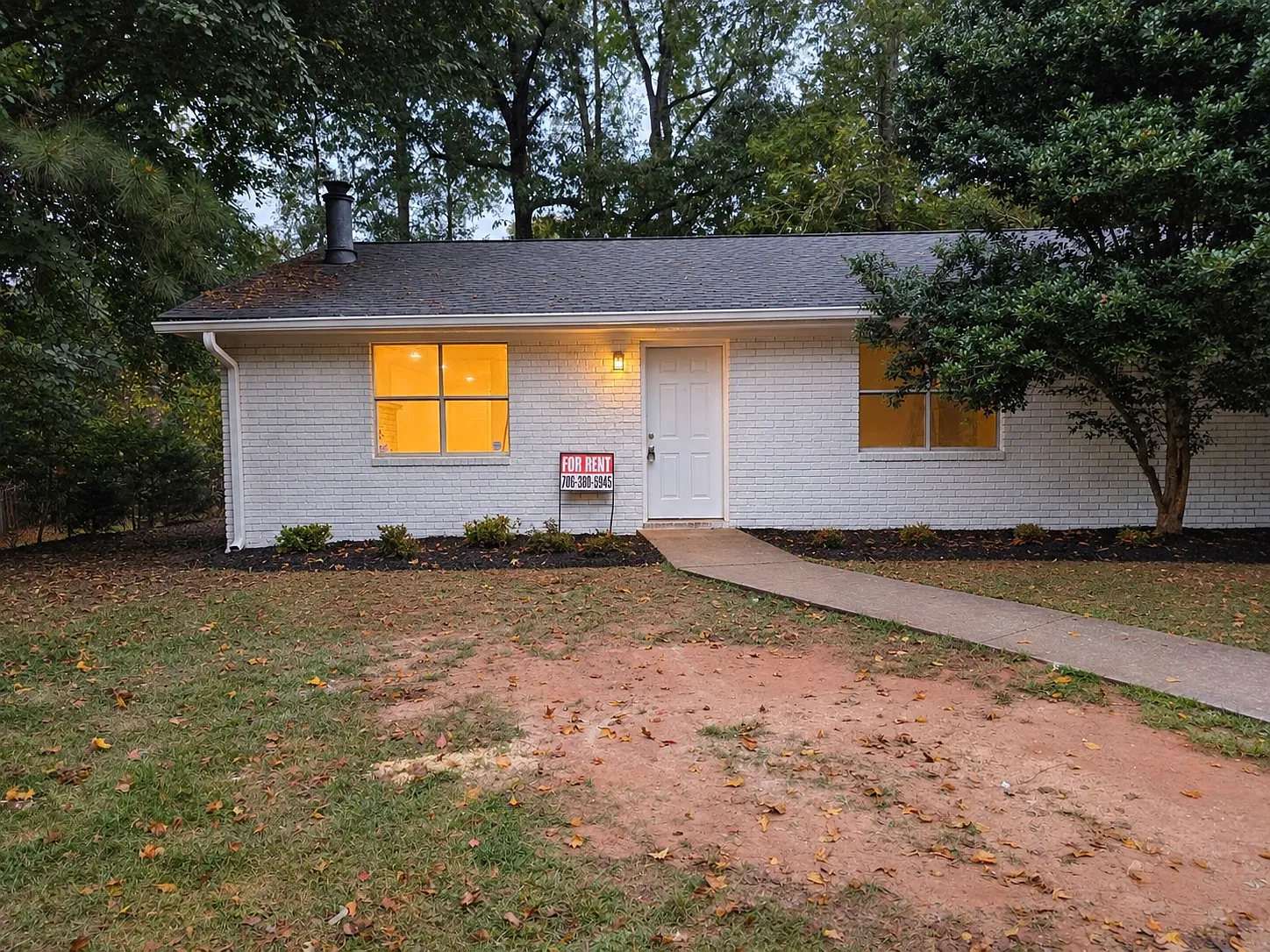 1141 White Oak Dr — Photo 3