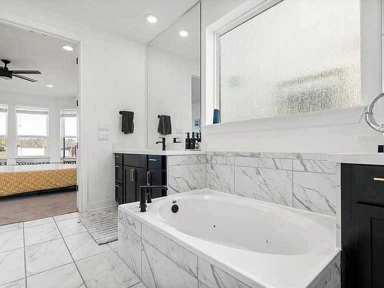 1224 Umblachery St — Photo 25