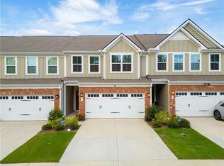 21 Red Ln, Hoschton, GA 30548