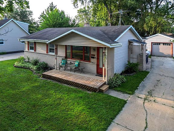 2nd image of 1721 Myra Ave