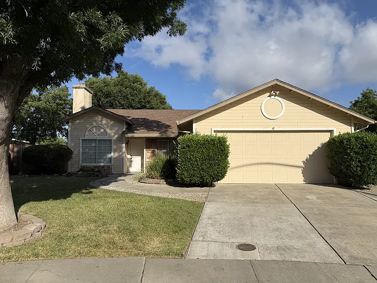 501 Sears Dr — Photo 1