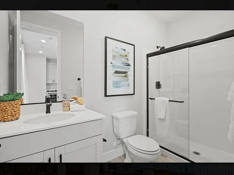 16543 Barnett St — Photo 3