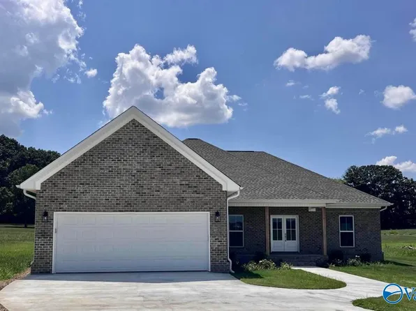 200 Skyview Cir, Muscle Shoals, AL 35661