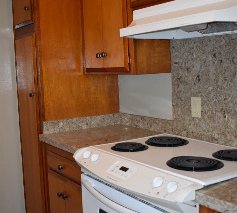 Kitchen/stove