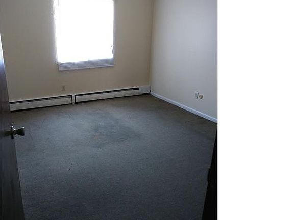 2nd image of 829 N Court St APT 3
