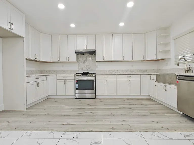 1626 Riverside Dr — Photo 29