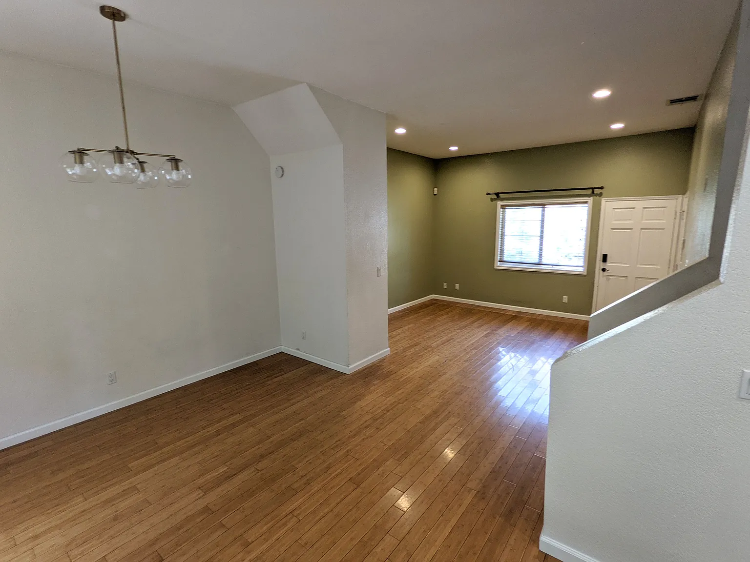 3 bed, 2.5 bath, 1306 sqft, $3,300 — Photo 2