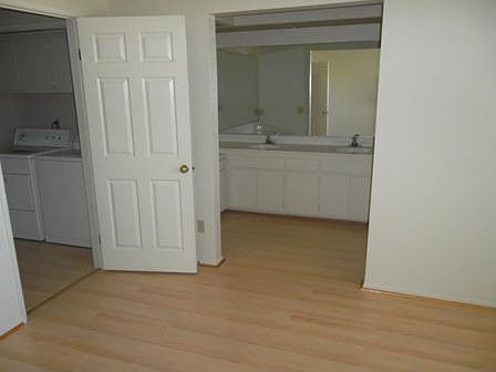5th image of 8741 Darby Ave Suite 11