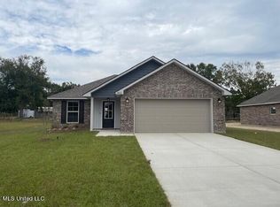 14366 Southern Pine St, Gulfport, MS 39503