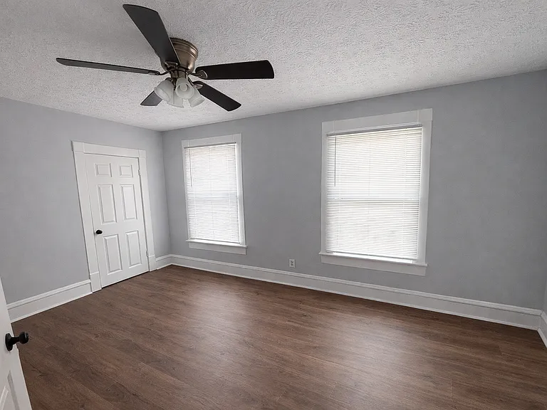 368 N Garfield Ave — Photo 8
