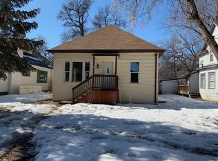 118 7th St SE, Minot, ND 58701