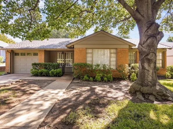 2401 Warner Rd, Fort Worth, TX 76110