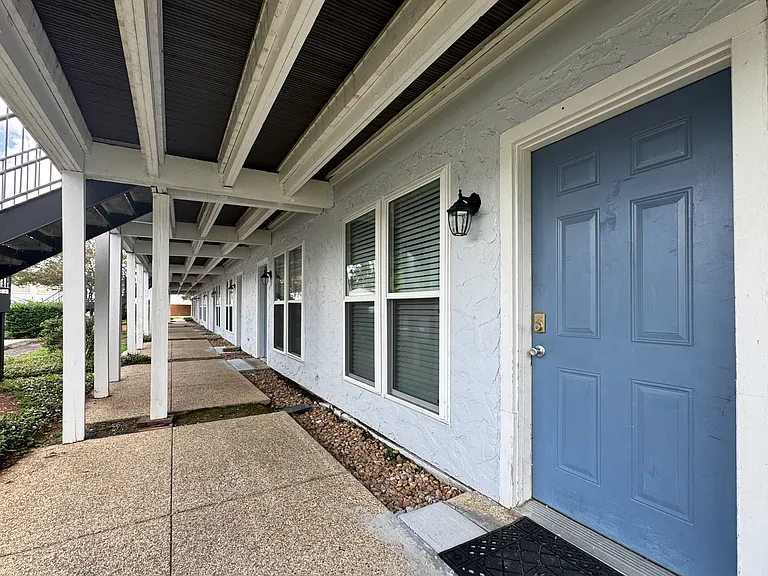 Cypress Park Apartments — Photo 24