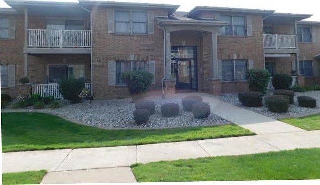 1st image of 9840 Wildwood Ct Unit 2-B