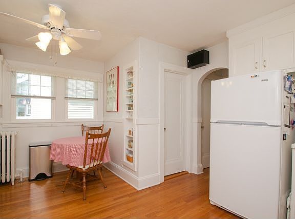 Archway and room for a table