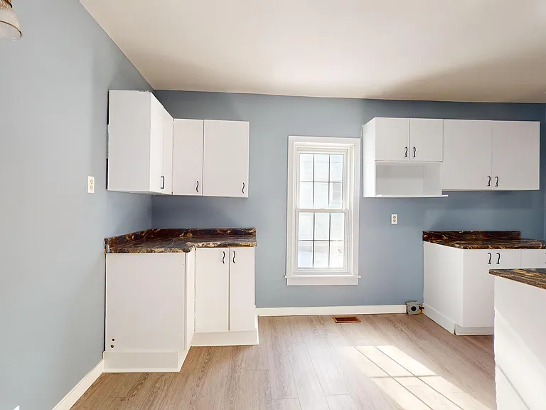 396 John St #1 — Photo 10