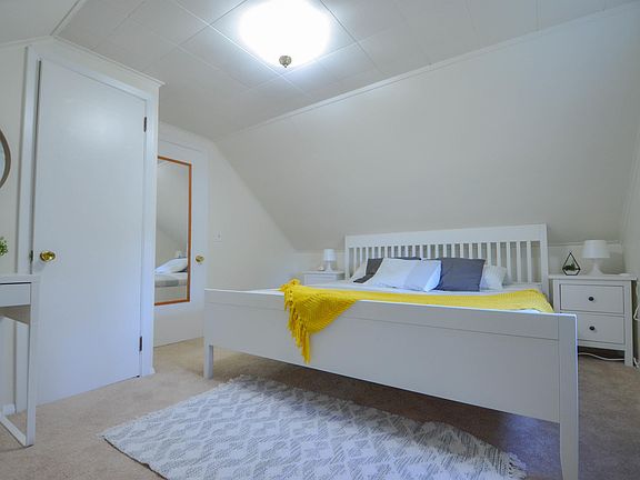 5th image of 35 Clemente Dr Room 3