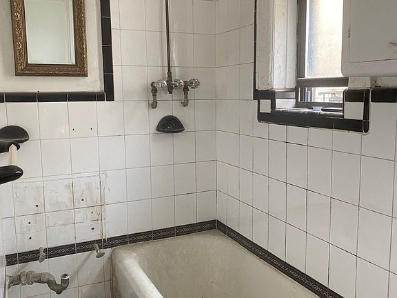 4th image of 37-07 30th Ave #9