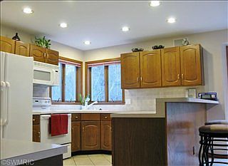 2nd image of 7926 Sheridan Trl NE