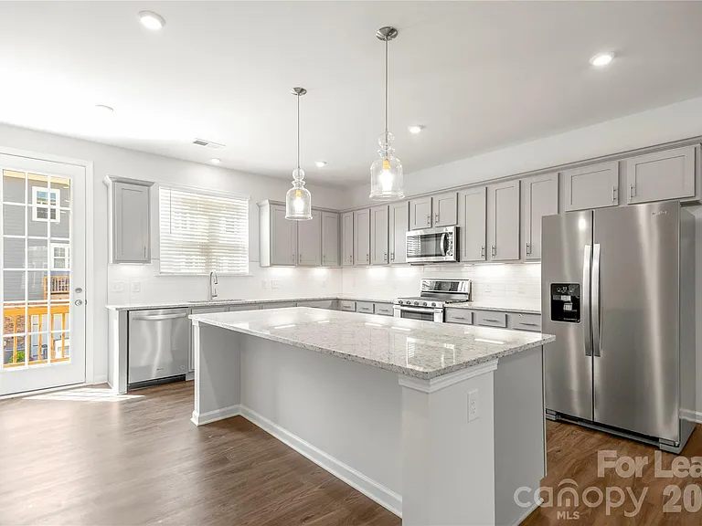 7113 Brookview Ln — Photo 16
