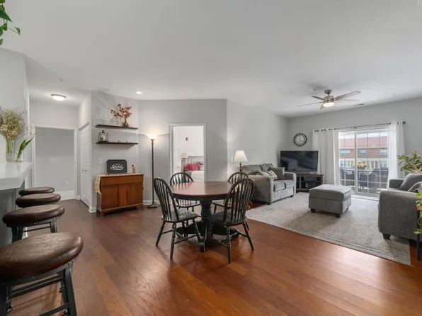 2245 Riverside Dr Unit 203, Columbus, OH 43221