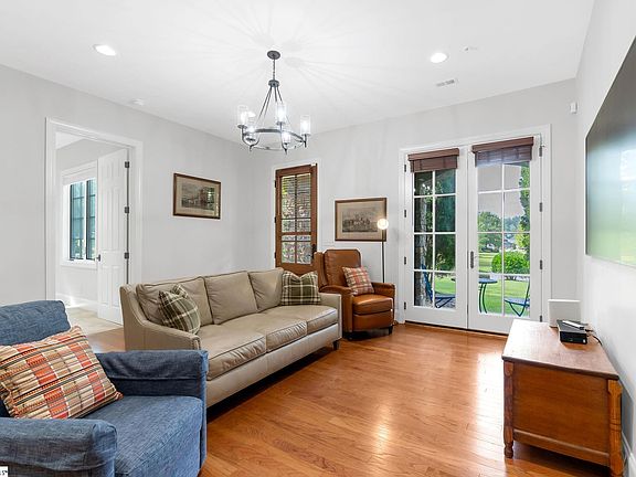 5th image of 600 Village Square Dr