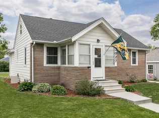 3027 D Ave NE, Cedar Rapids, IA 52402