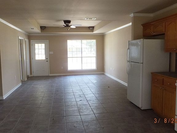 4th image of 301 E McArthur St