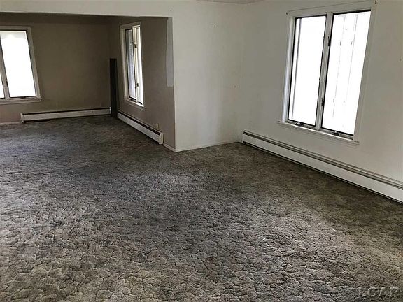 5th image of 591 W River St