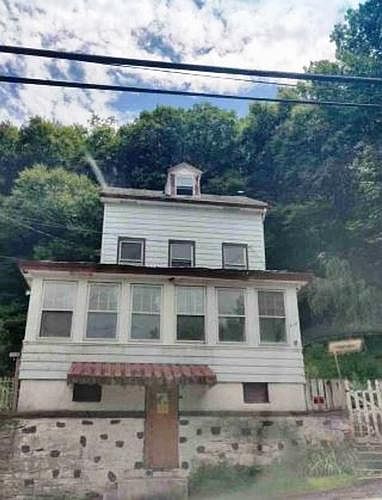 1st image of 518 W Savory St