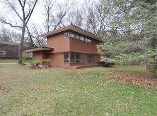 3901 Plymouth Cir, Madison, WI 53705