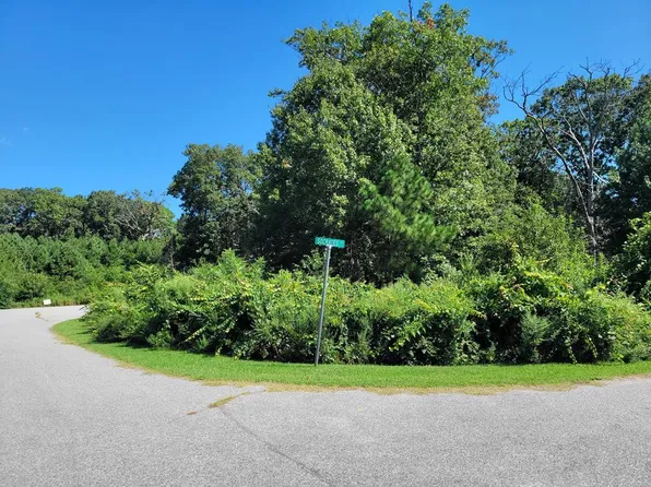 7 Socrates Ln, Cape Charles, VA 23310