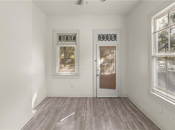 3rd image of 3929 Banks St