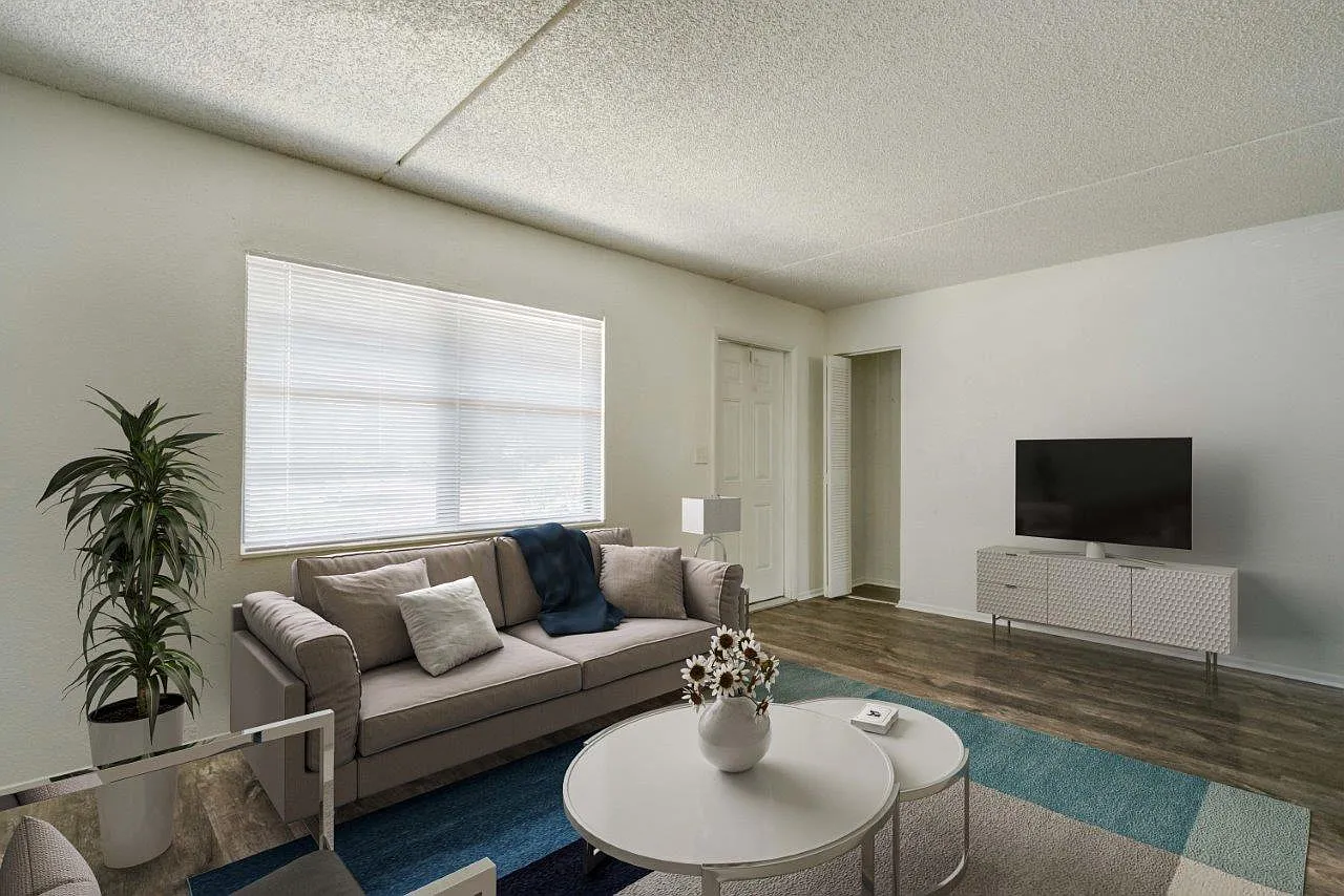 Melrose on the Bay Apartment Homes — Photo 4
