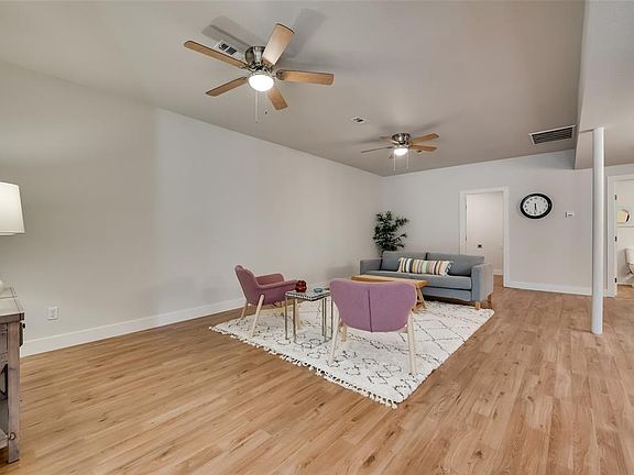 3rd image of 2940 Layton Ave